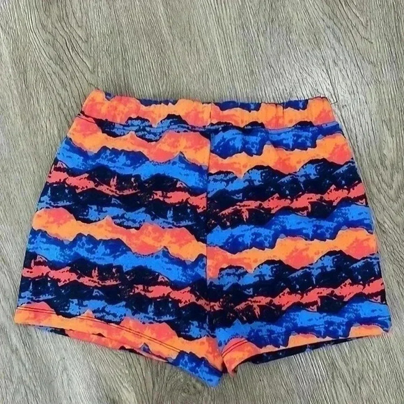 The North Face Girl’s Fleece Shorts, Large (Size 12) - Picture 7 of 8